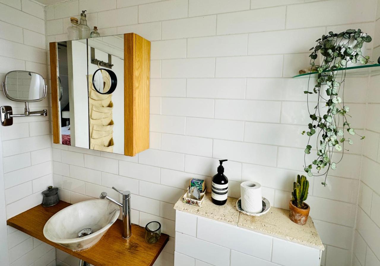 Heathers Loft Space Apartment Лондон Екстериор снимка